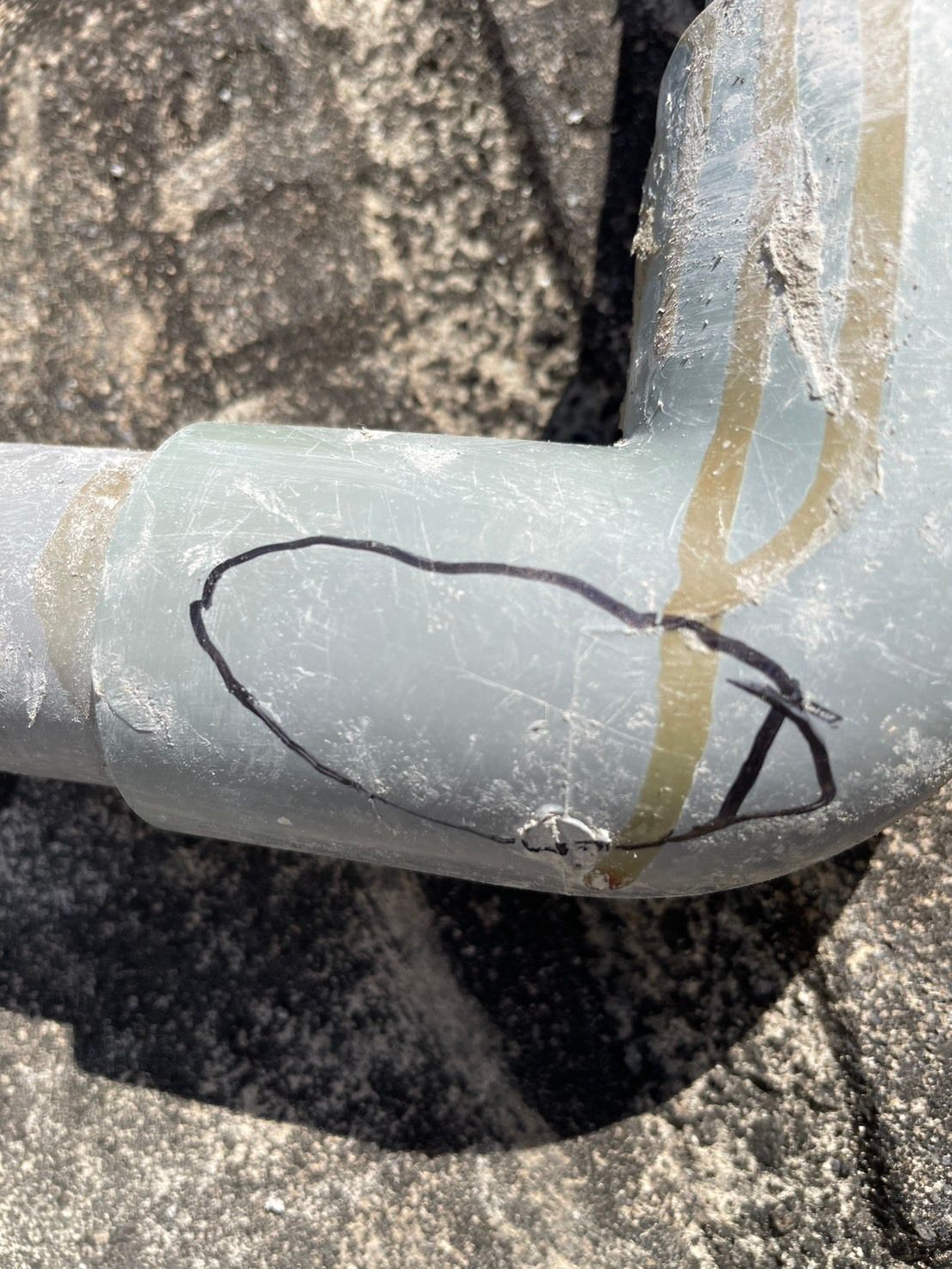 新竹排水管修復工程-專業水電師傅進行管路修復施工